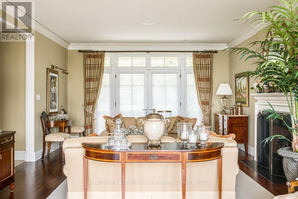 6 Ennisclare Drive W, Oakville, ON, L6J 4N2 - 7
