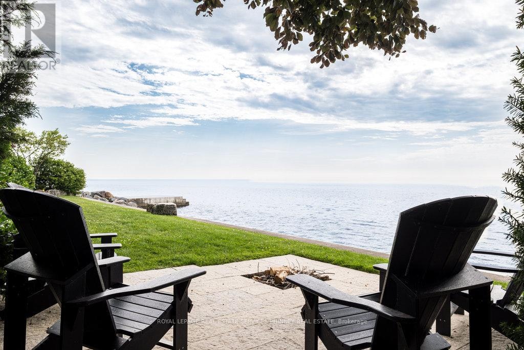 6 Ennisclare Drive W, Oakville, ON, L6J 4N2 - 3