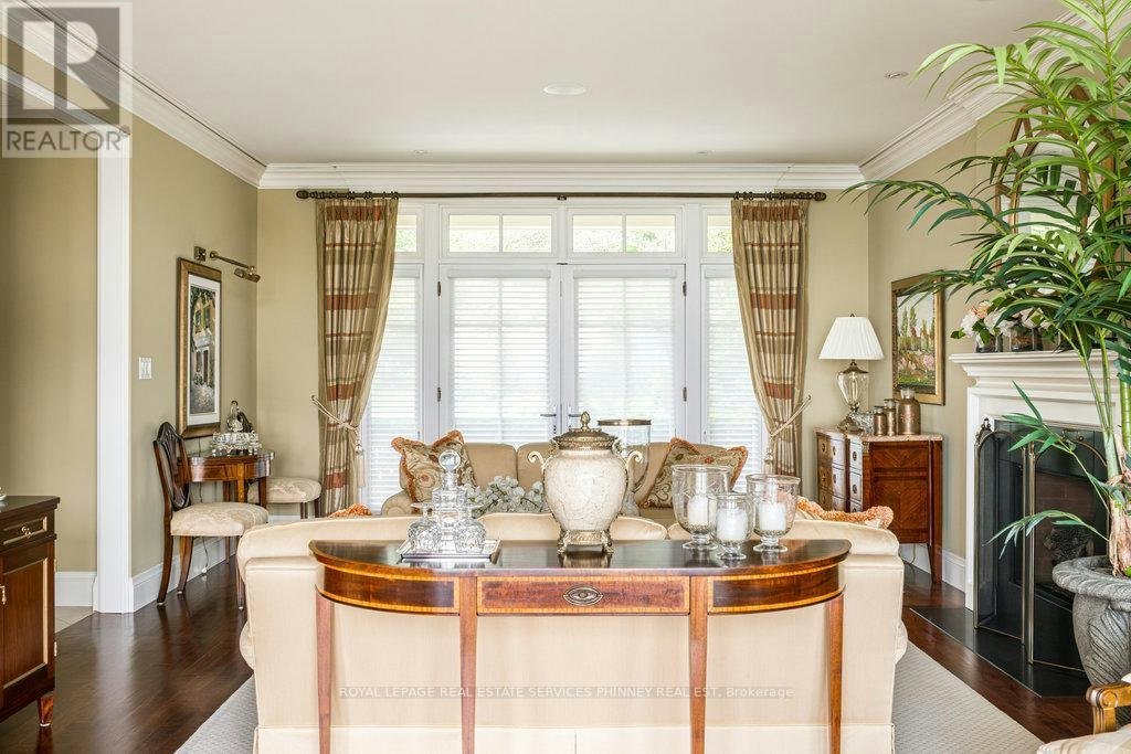 6 Ennisclare Drive W, Oakville, ON, L6J 4N2 - 5