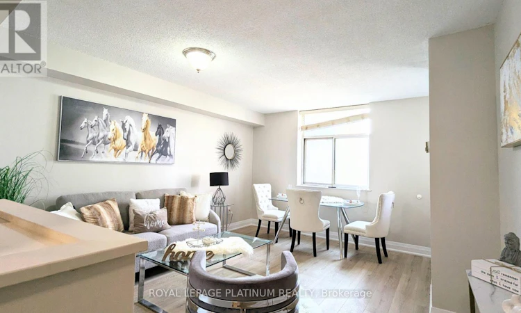 704-3559 Eglinton Avenue W