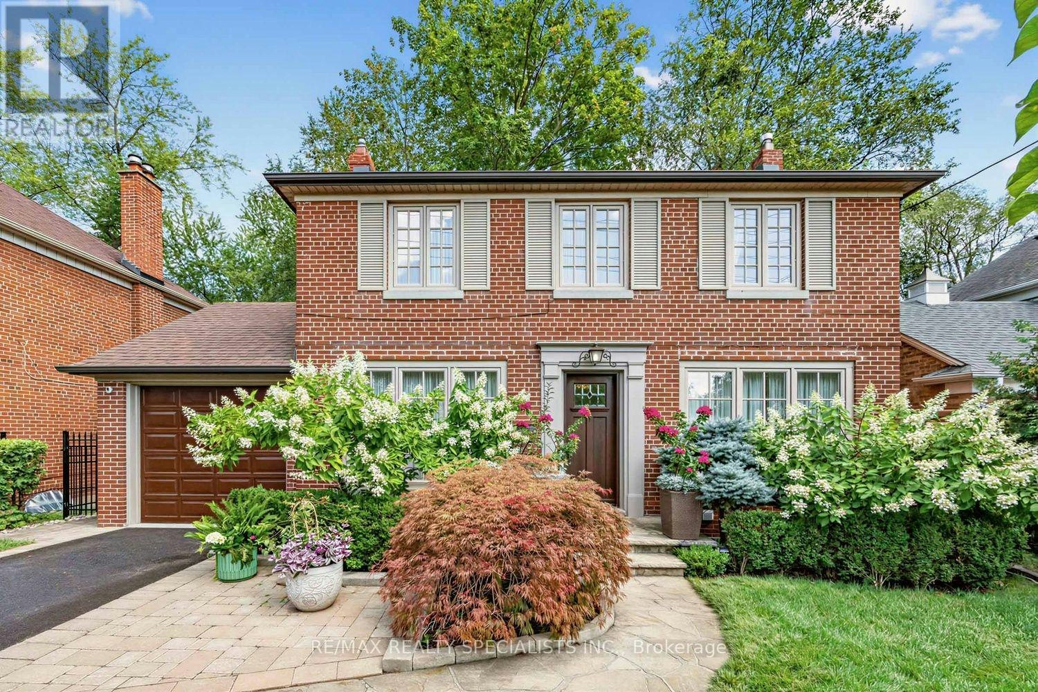 1211 Royal York Road, Toronto, ON, M9A 4B5