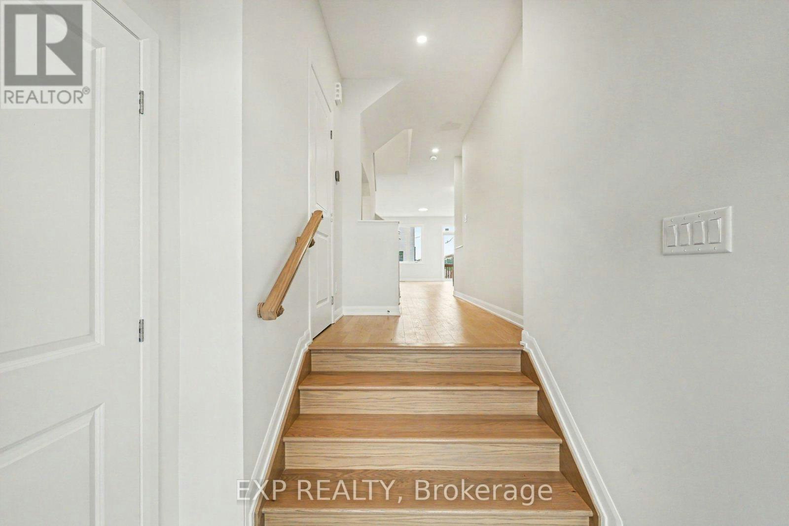 650 Moonglade Crescent, Ottawa, ON, K2J 7N2 - 3