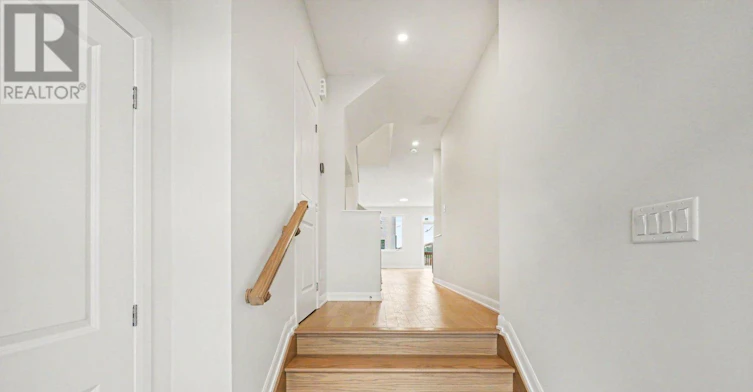 650 Moonglade Crescent, Ottawa, ON, K2J 7N2 - 3
