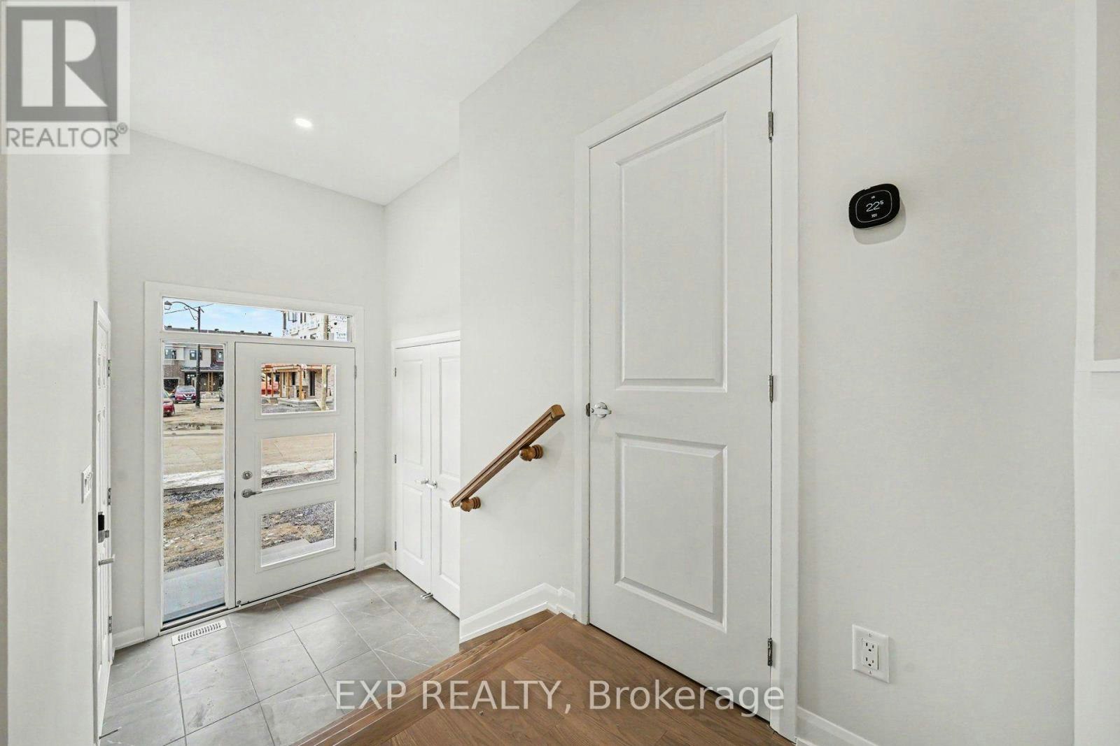 650 Moonglade Crescent, Ottawa, ON, K2J 7N2 - 2