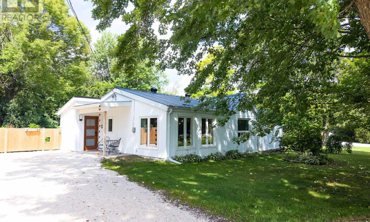 145839 Grey 12 Road