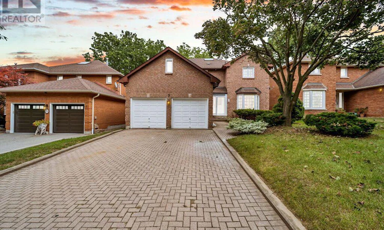 7 Winding Court