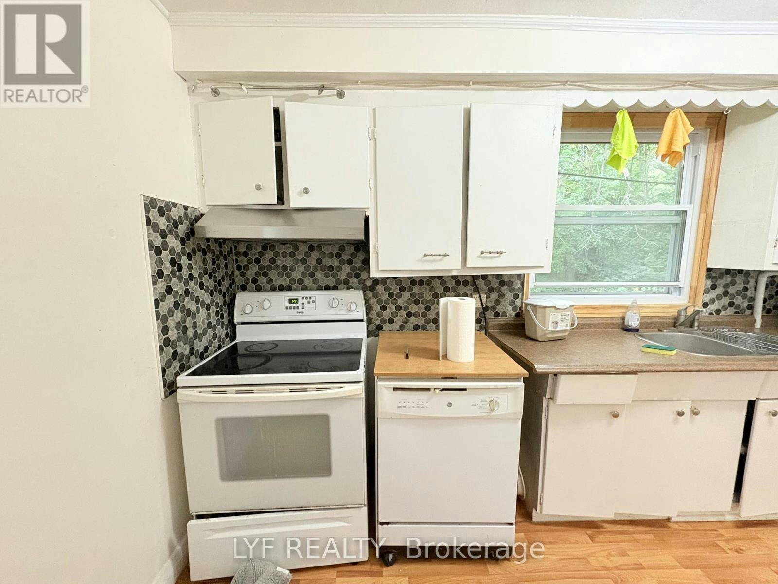 RM 1-173 Maple Avenue, Richmond Hill, ON, L4C 2J1 - 9