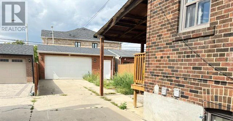 540 Old Weston Road, Toronto, ON, M6N 3B1