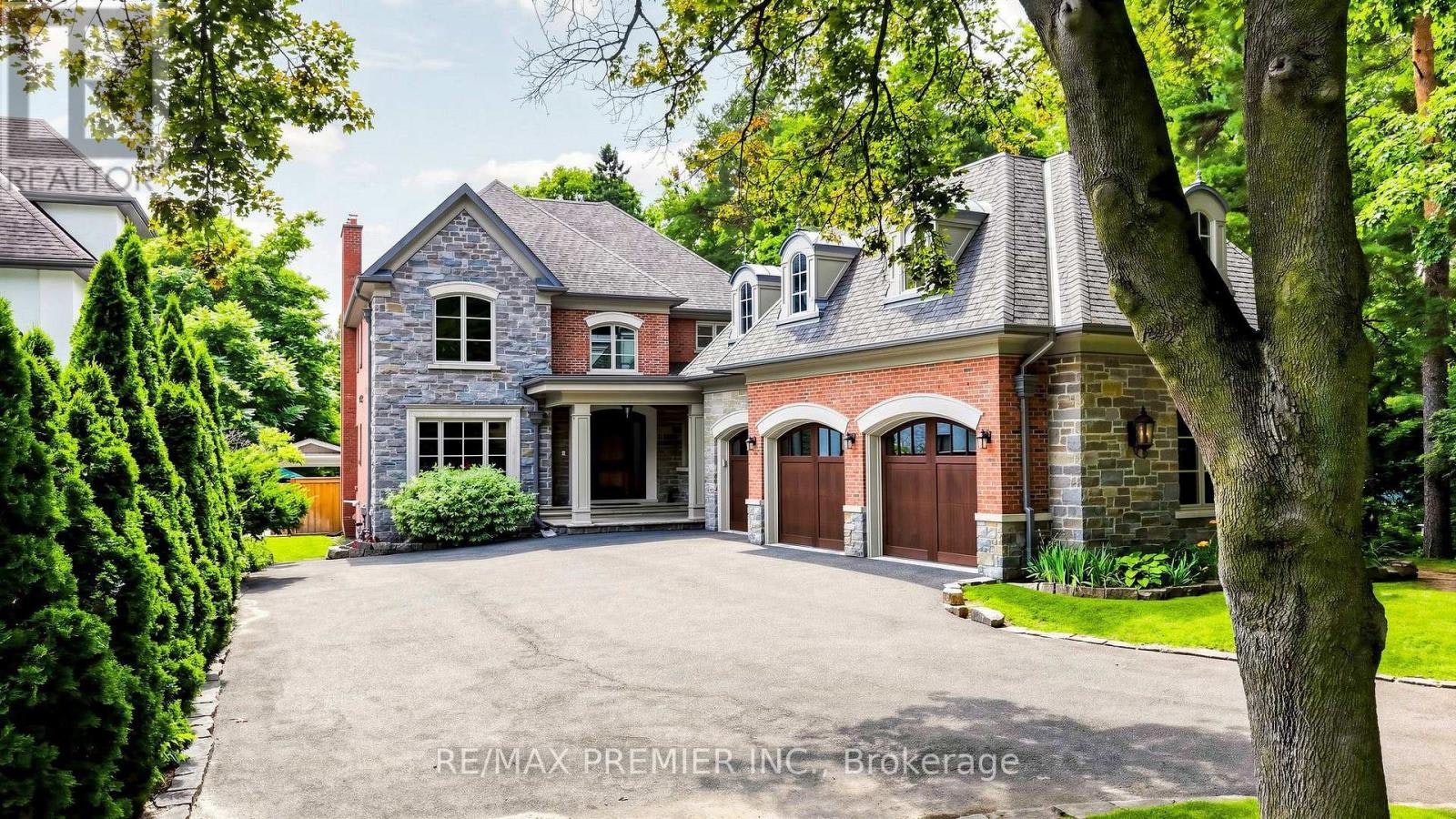 2064 Dickson Road, Mississauga, ON, L5B 1Y6
