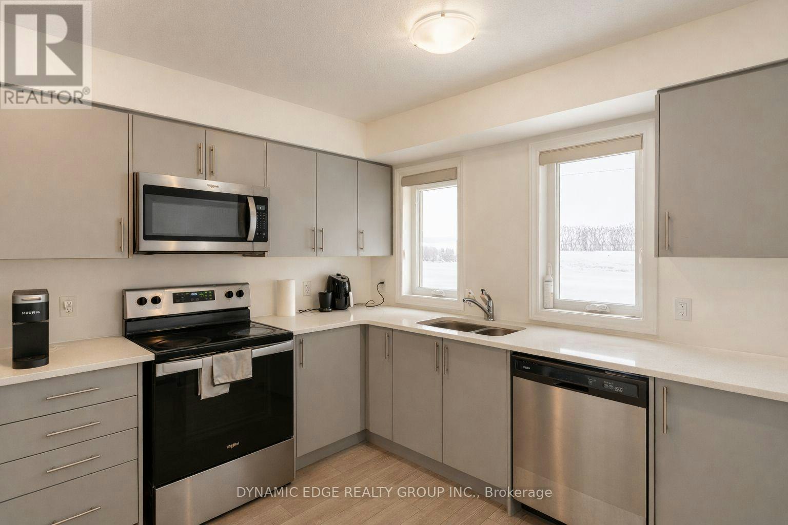 25-235 Chapel Hill Drive, Kitchener, ON, N2R 0S4 - 2