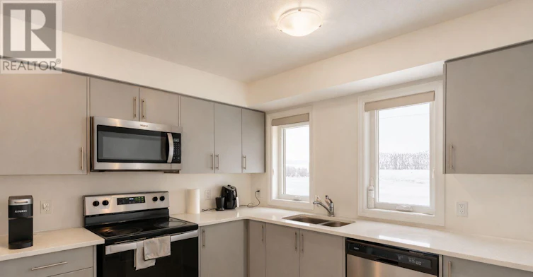 25-235 Chapel Hill Drive, Kitchener, ON, N2R 0S4 - 2