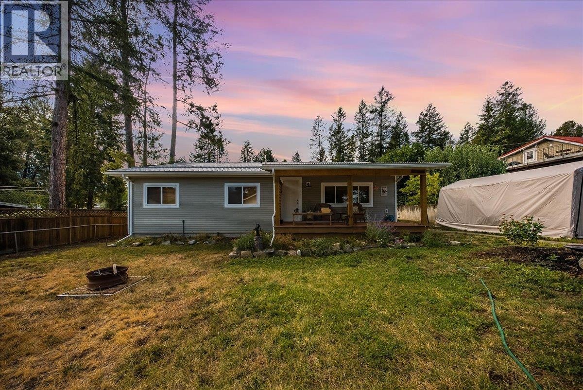 91 Holmes Road, Christina Lake, BC, V0H 1E0