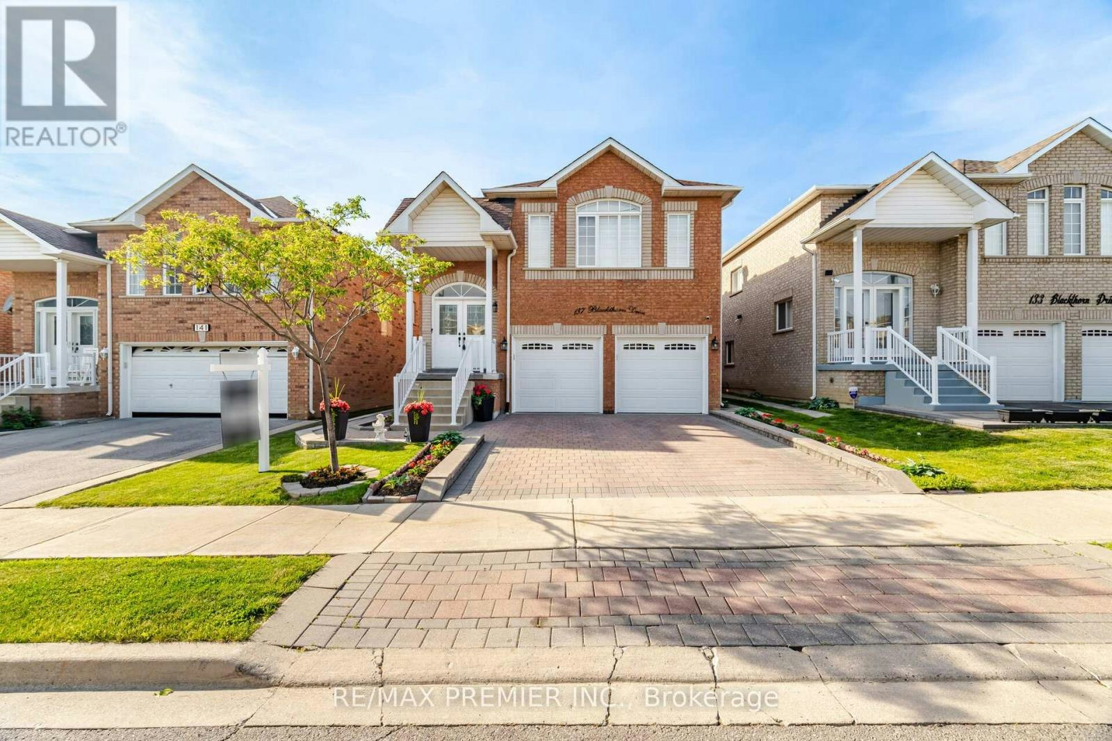 137 Blackthorn Drive, Vaughan, ON, L6A 3N2