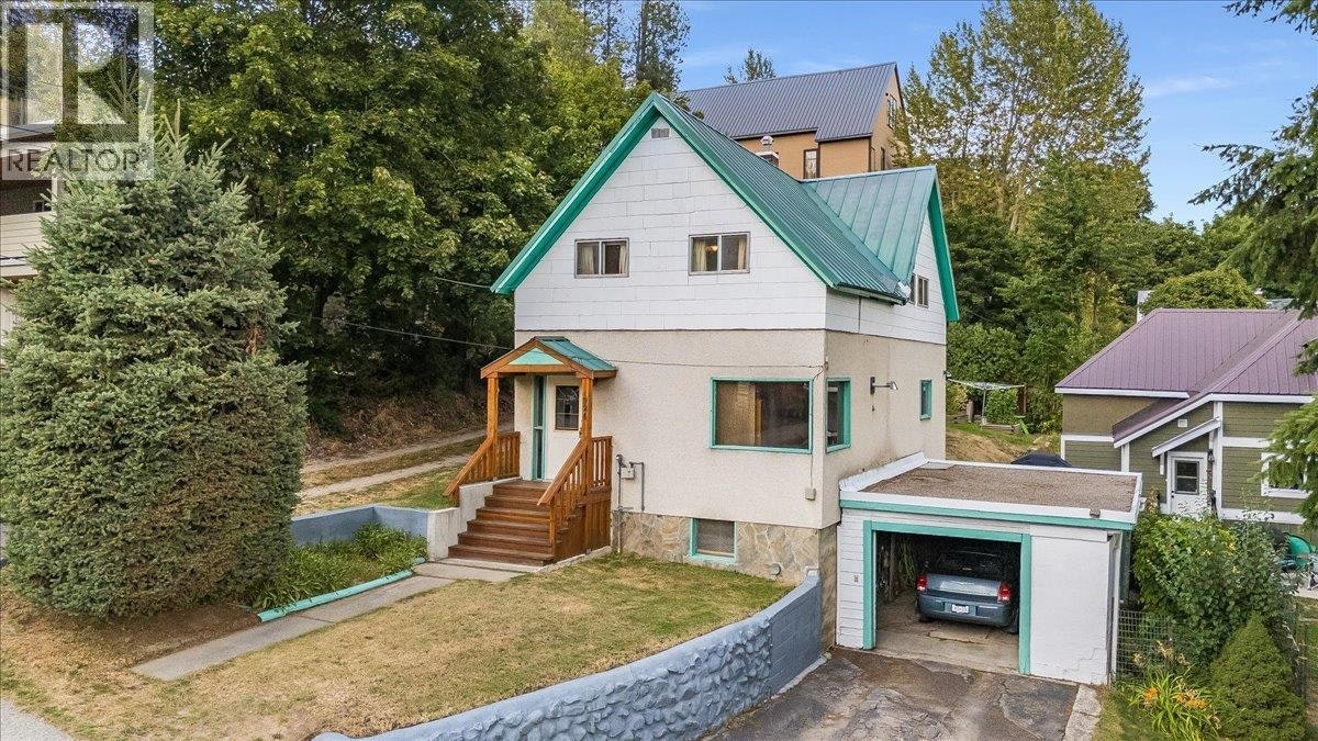 1924 Davis Street, Rossland, BC, V0G 1Y0