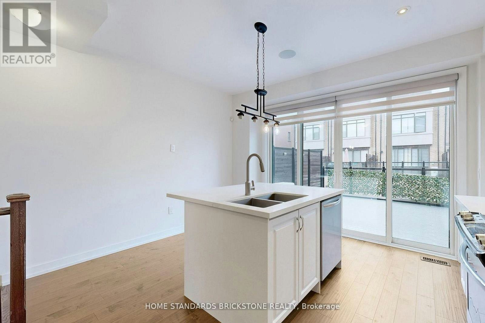 215 Salterton Circle, Vaughan, ON, L6A 4Z2 - 10