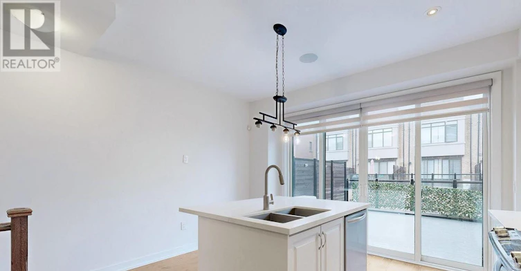 215 Salterton Circle, Vaughan, ON, L6A 4Z2 - 10