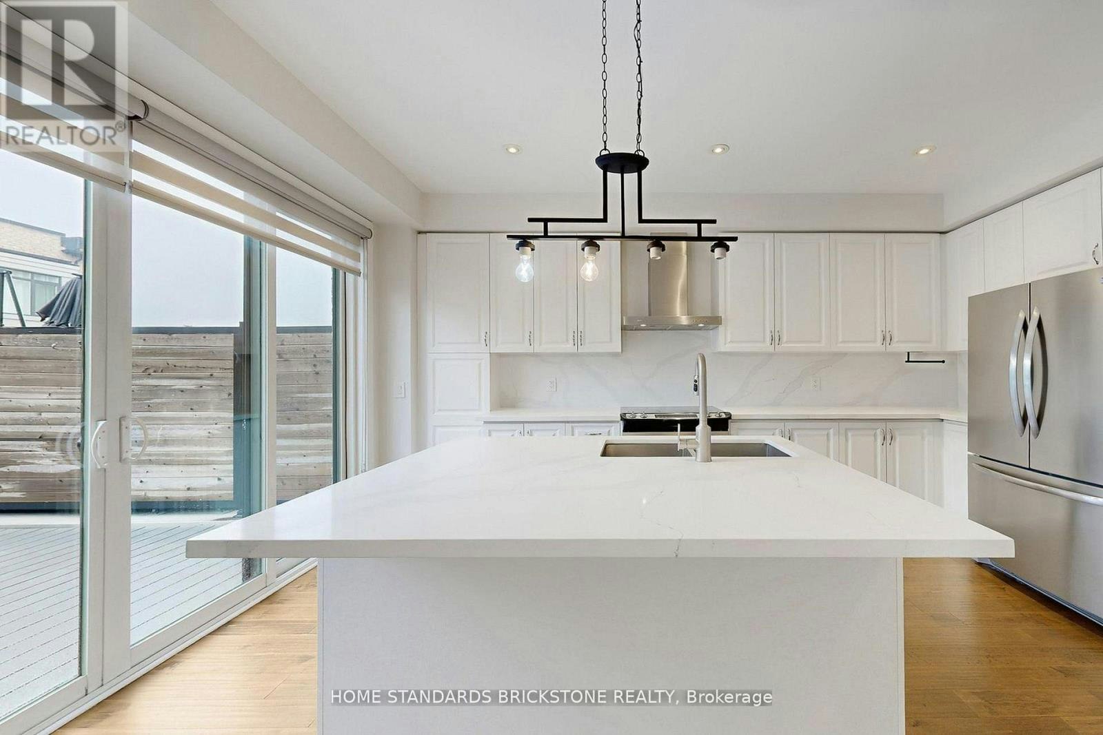 215 Salterton Circle, Vaughan, ON, L6A 4Z2 - 8