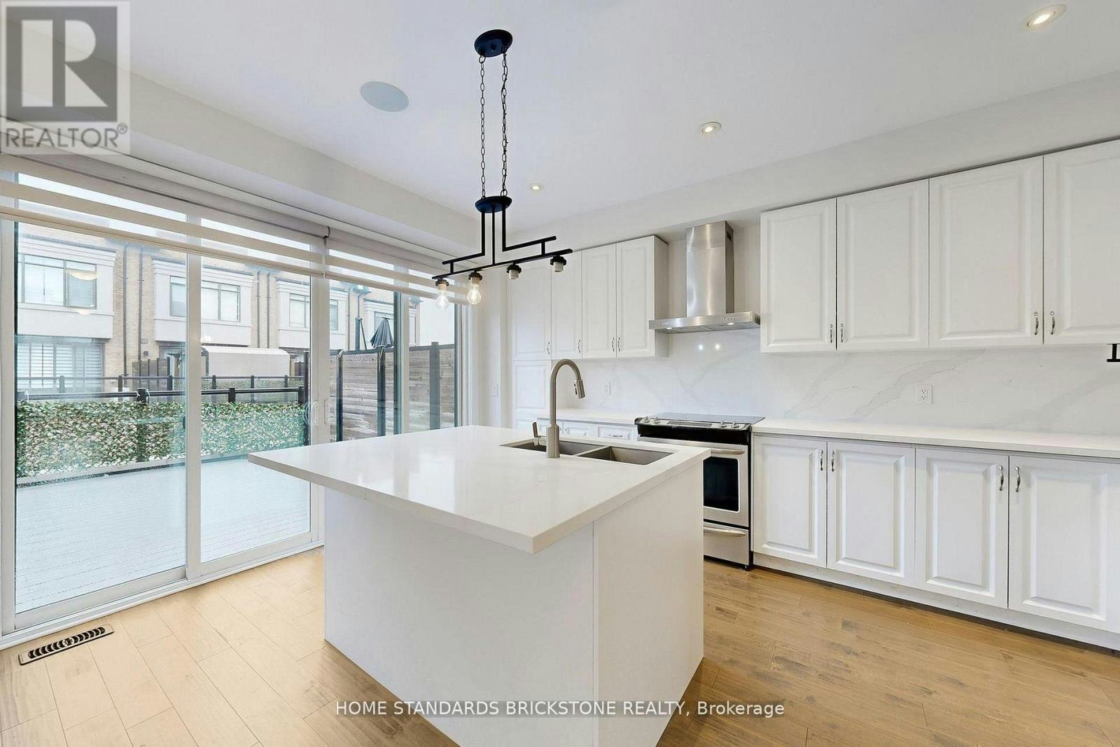 215 Salterton Circle, Vaughan, ON, L6A 4Z2 - 7