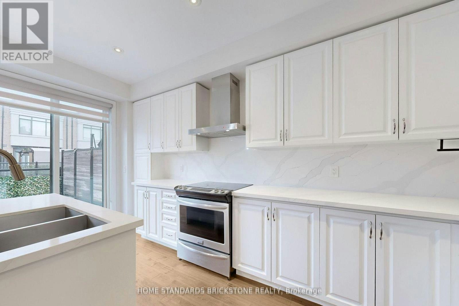 215 Salterton Circle, Vaughan, ON, L6A 4Z2 - 11