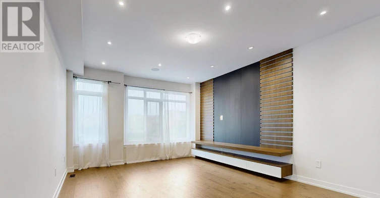 215 Salterton Circle, Vaughan, ON, L6A 4Z2 - 3