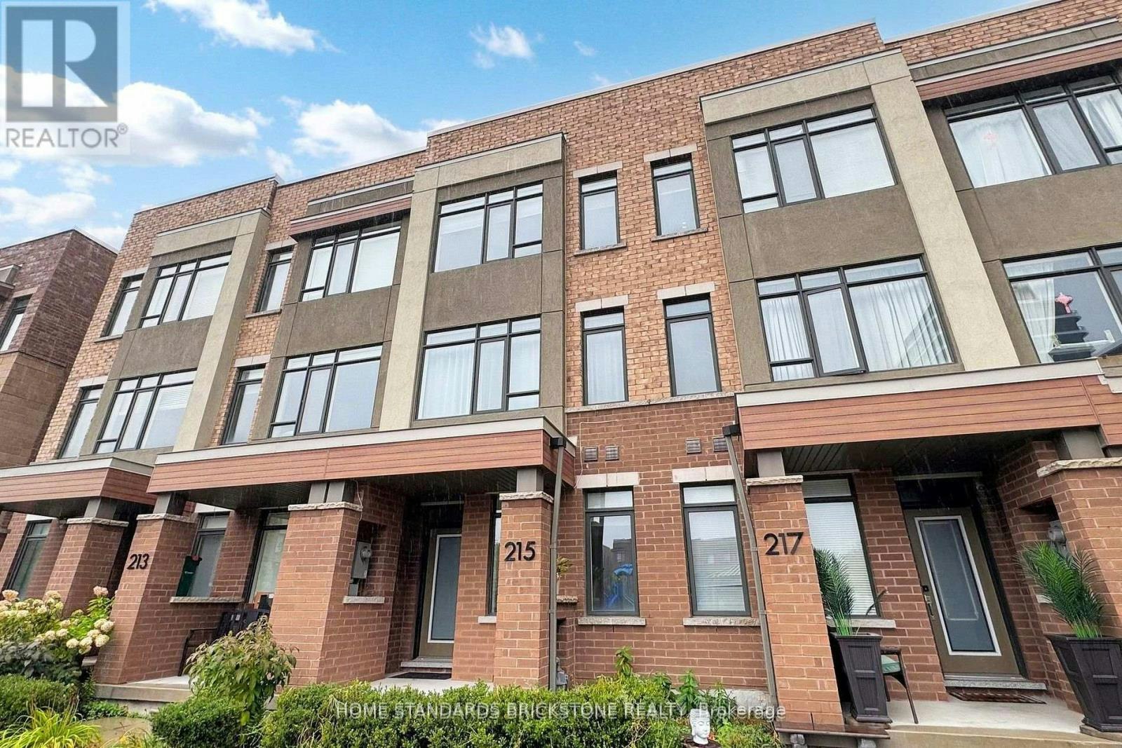 215 Salterton Circle, Vaughan, ON, L6A 4Z2 - 2