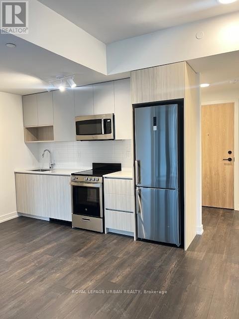821-799 The Queensway, Toronto, ON, M8Z 6A8 - 3