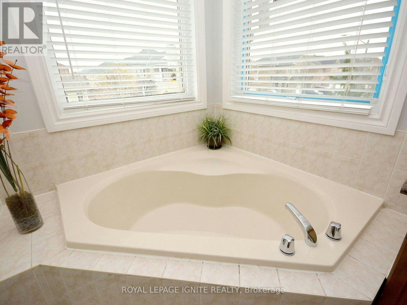MAIN-3856 Passway Road, Mississauga, ON, L5N 8N8 - 32