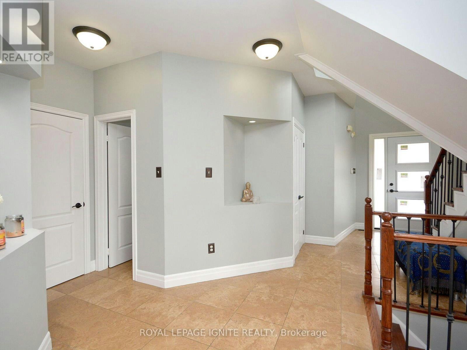MAIN-3856 Passway Road, Mississauga, ON, L5N 8N8 - 8