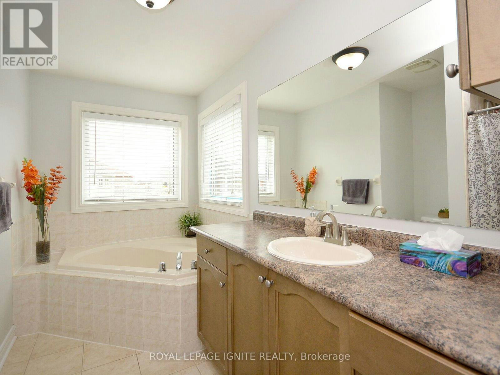 MAIN-3856 Passway Road, Mississauga, ON, L5N 8N8 - 31
