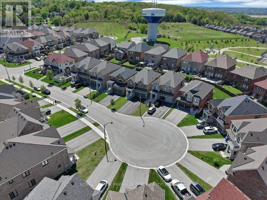 6 Byblos Court, East Gwillimbury, ON, L9N 0T3