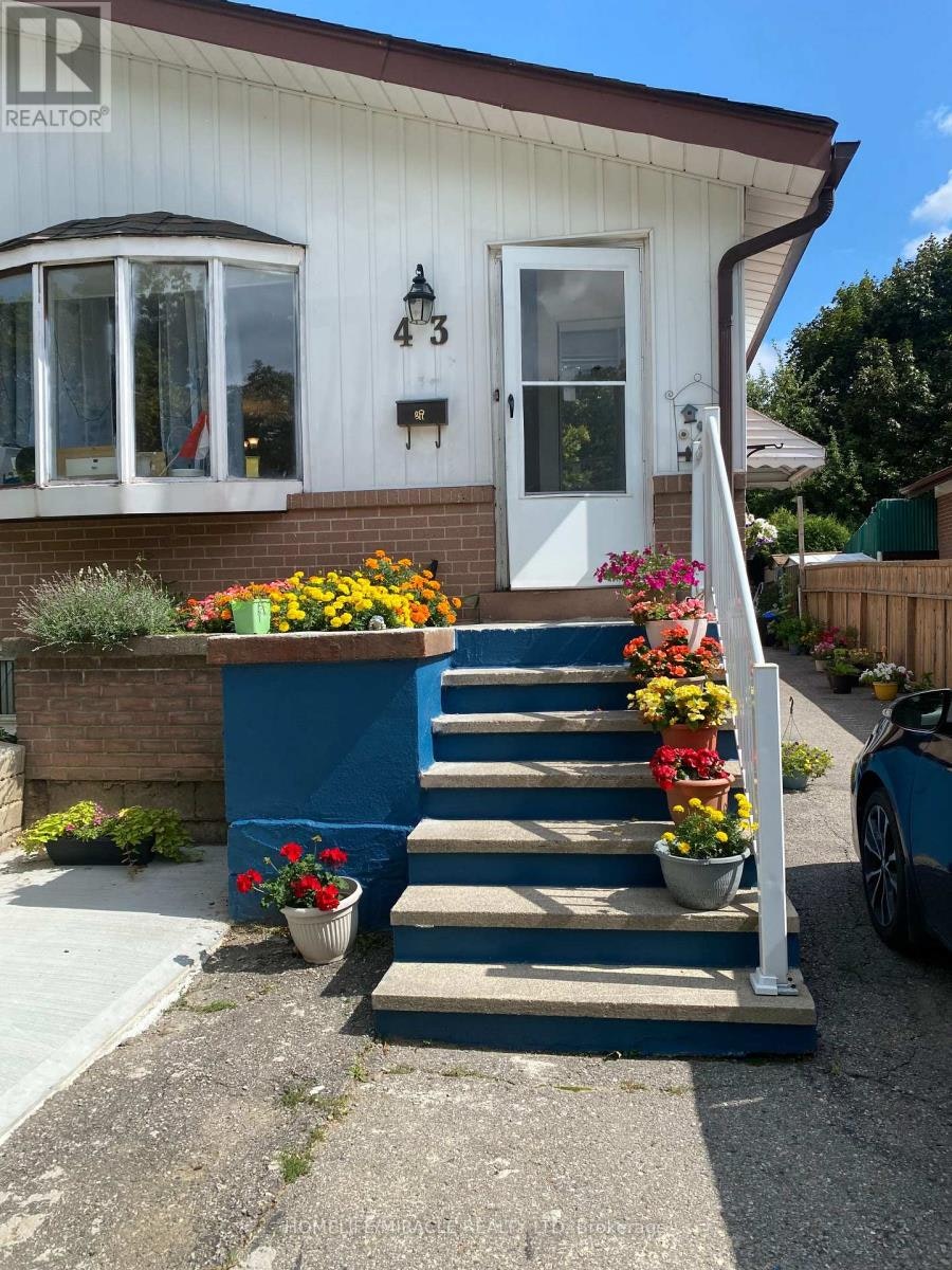 MAIN-43 Corby Crescent, Brampton, ON, L6Y 1H3