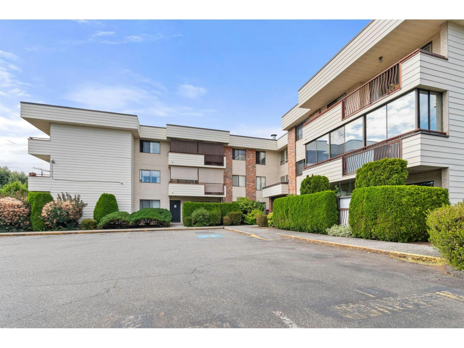 301-32885 George Ferguson Way, Abbotsford, BC, V2S 7X1