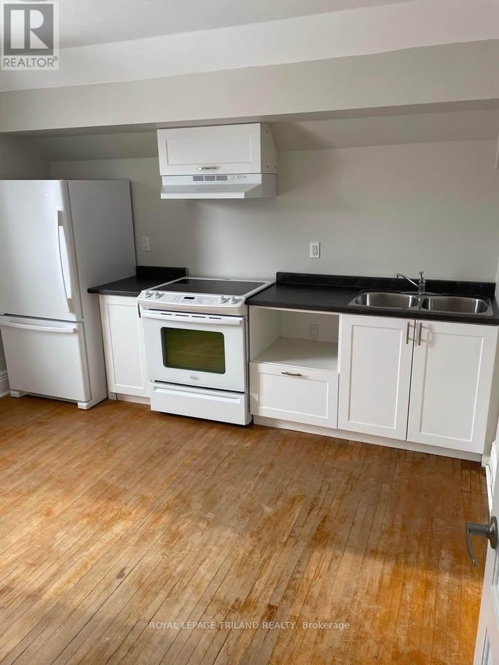 2 - 23-5 Chestnut Street, St. Thomas, ON, N5R 2A8