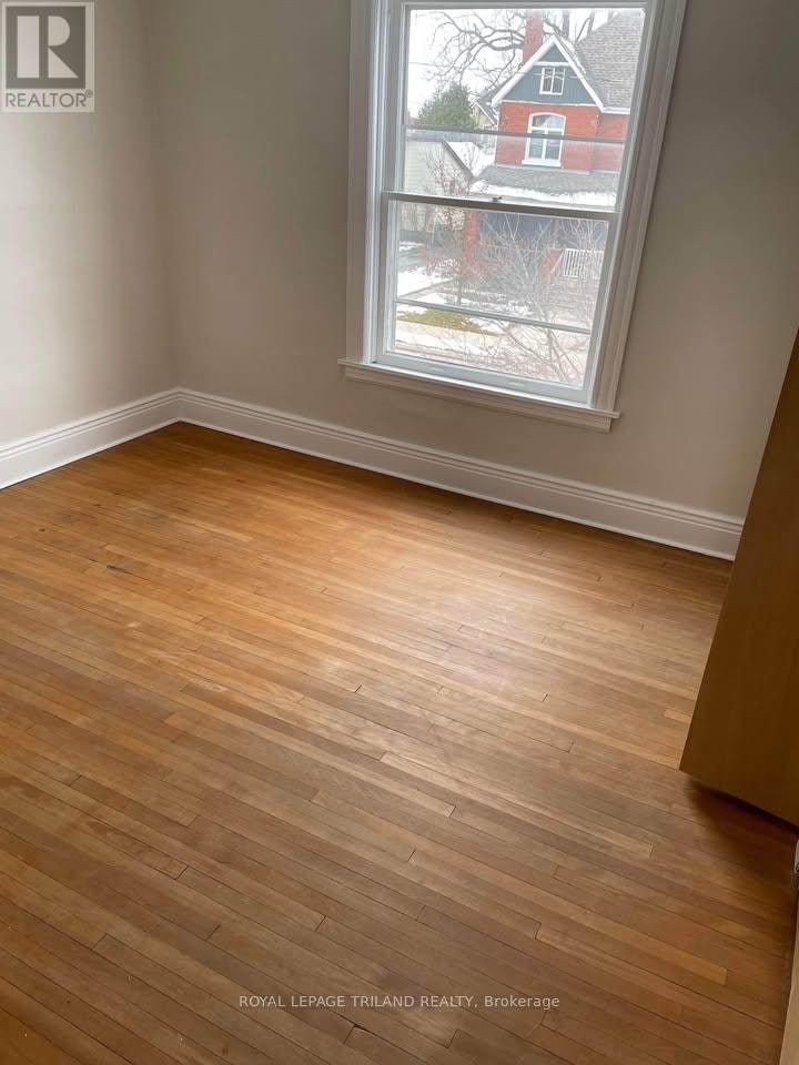2 - 23-5 Chestnut Street, St. Thomas, ON, N5R 2A8 - 2