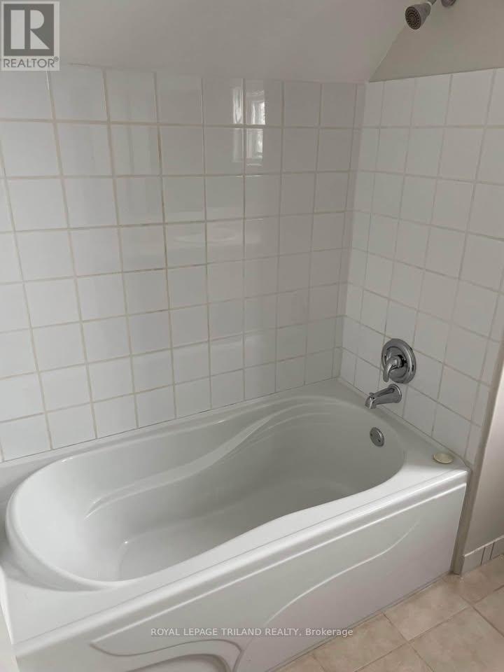 2 - 23-5 Chestnut Street, St. Thomas, ON, N5R 2A8 - 4
