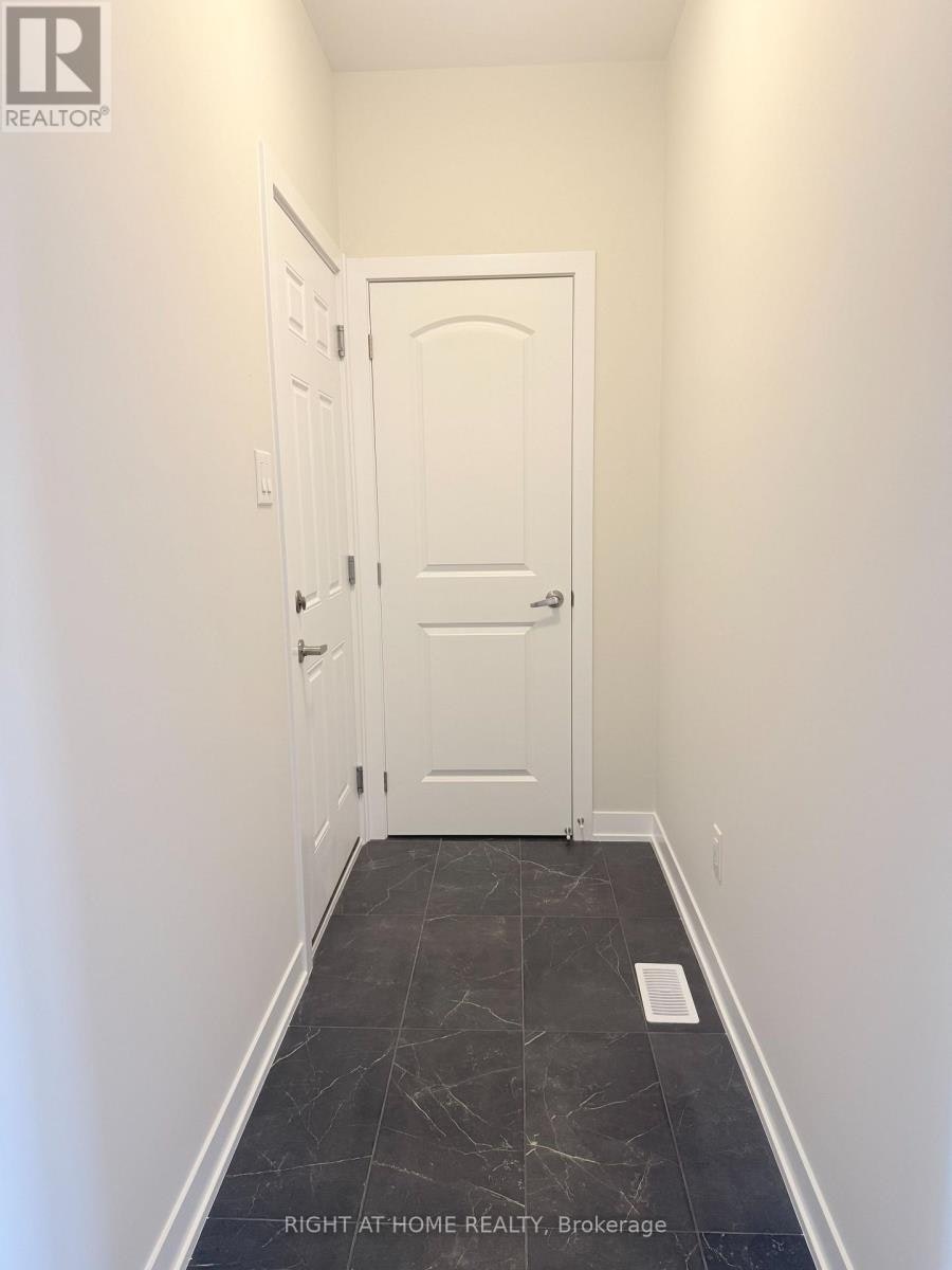 737 Haflinger Row, Ottawa, ON, K0A 2Z0 - 9
