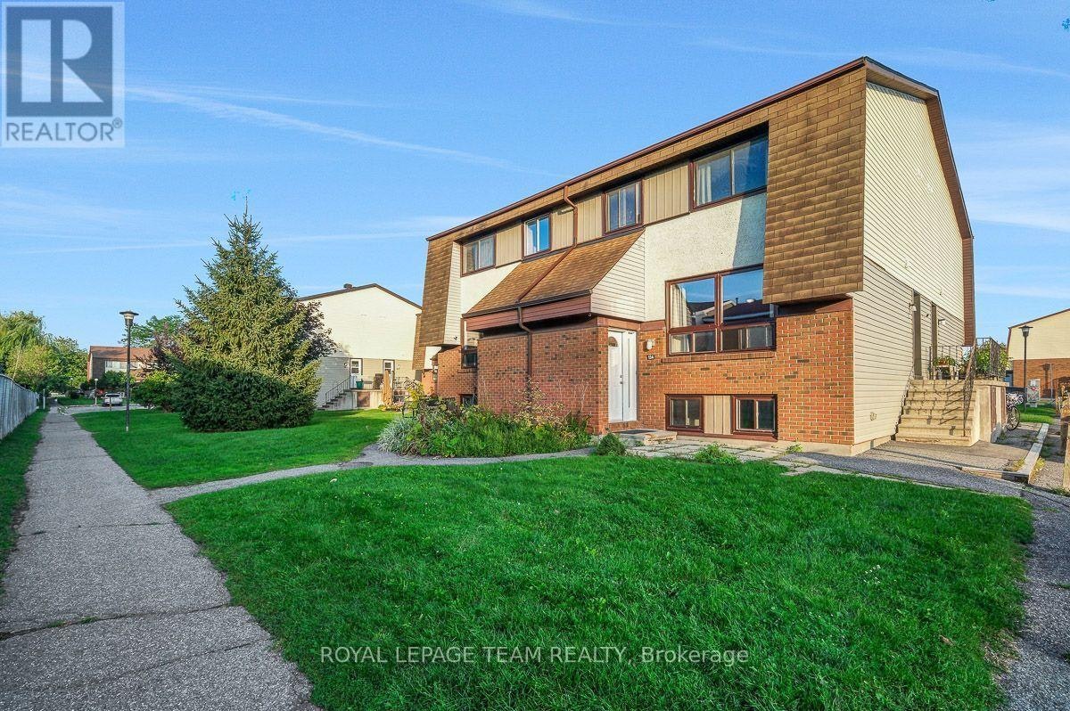 100-13 Woodvale Green Drive, Ottawa, ON, K2G 4H1