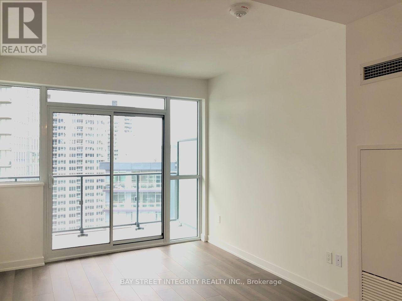 1907-38 Iannuzzi Street, Toronto, ON, M5V 0S2 - 14