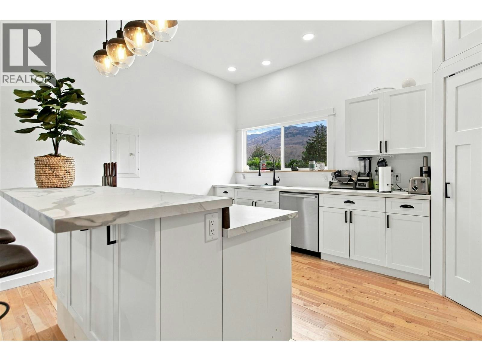 760 Yates Road, Kamloops, BC, V2B 6C9 - 72