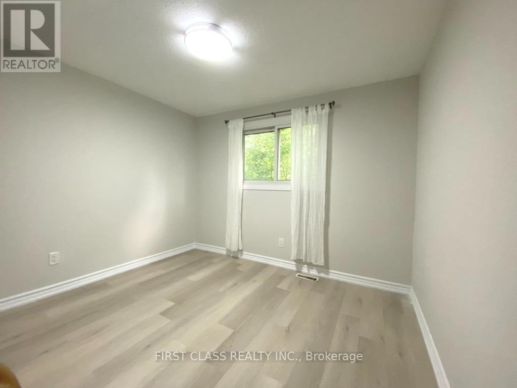 53 Hollyberry Trail, Toronto, ON, M2H 2N9 - 4