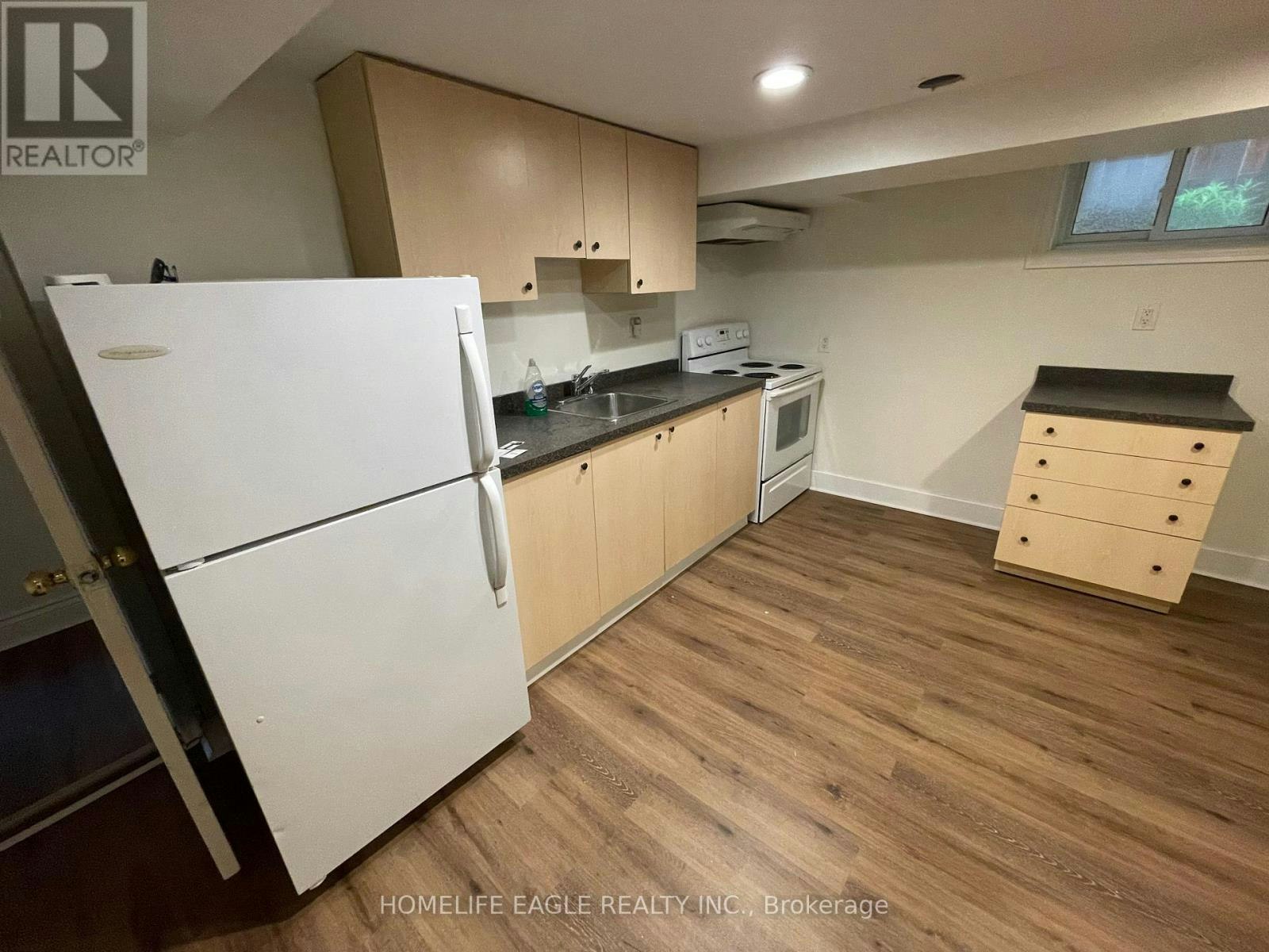 LOWER LEVEL-1277 Broadview Avenue, Toronto, ON, M4K 2T5 - 4
