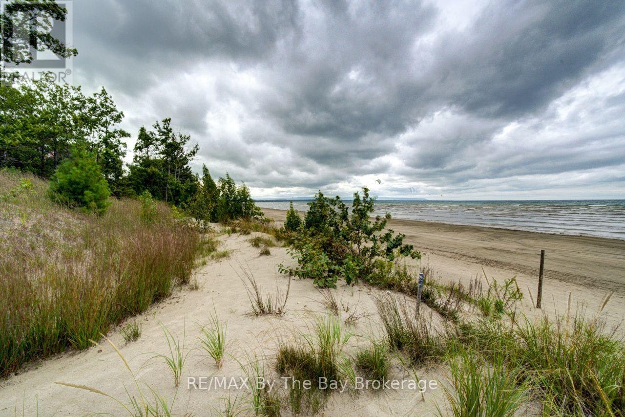 1170 Shore Lane, Wasaga Beach, ON, L9Z 1Z8
