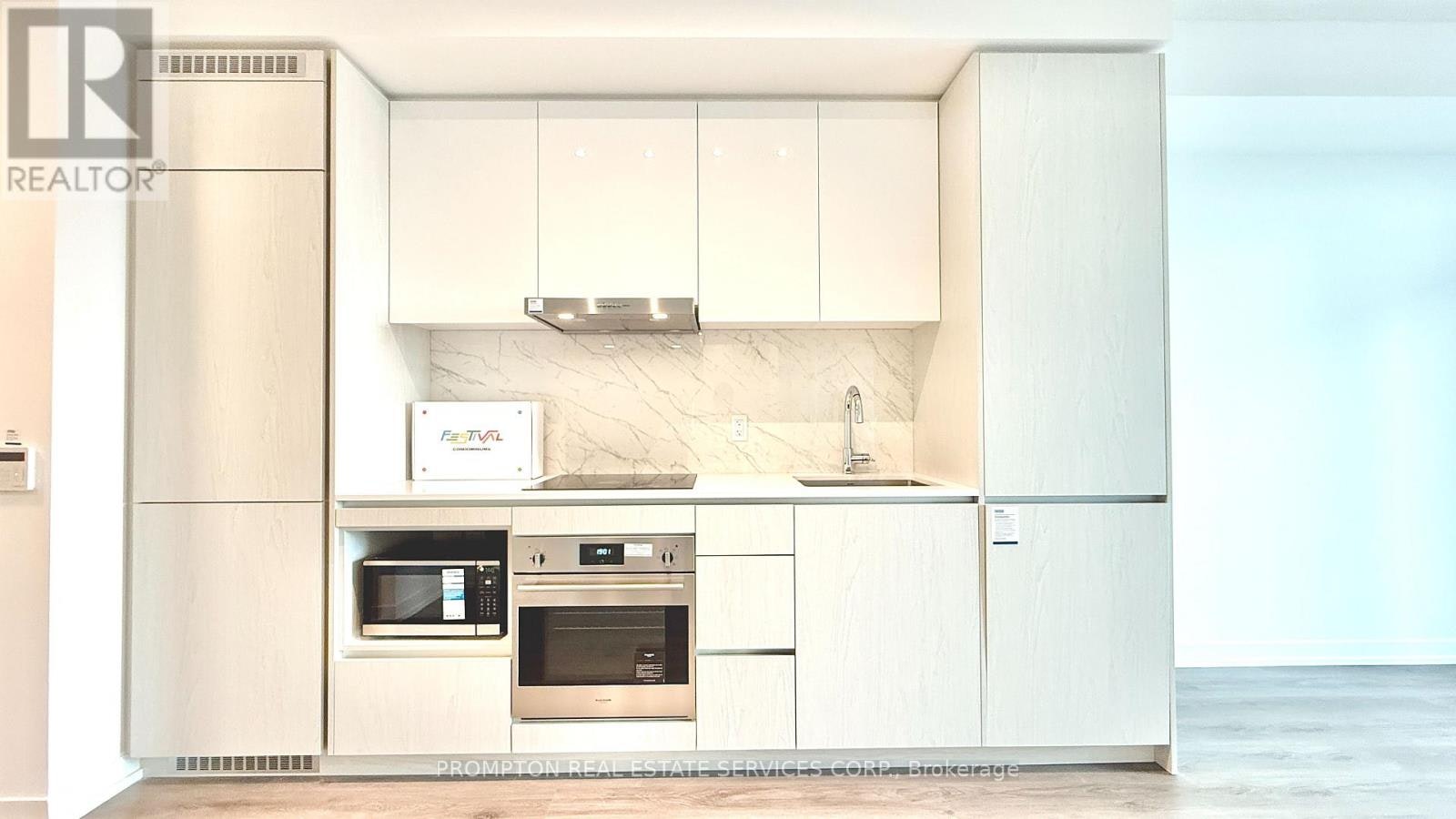 3002-28 Interchange Way, Vaughan, ON, L4K 0P8 - 2