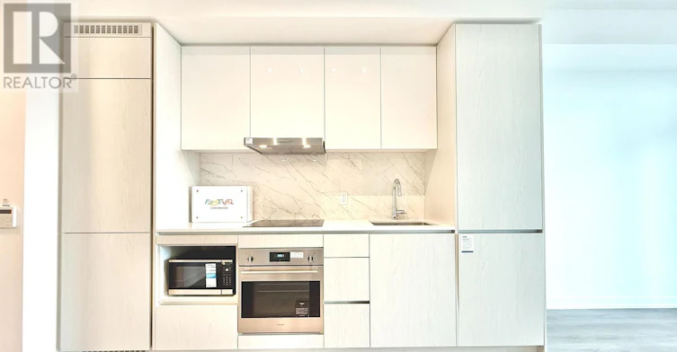 3002-28 Interchange Way, Vaughan, ON, L4K 0P8 - 2