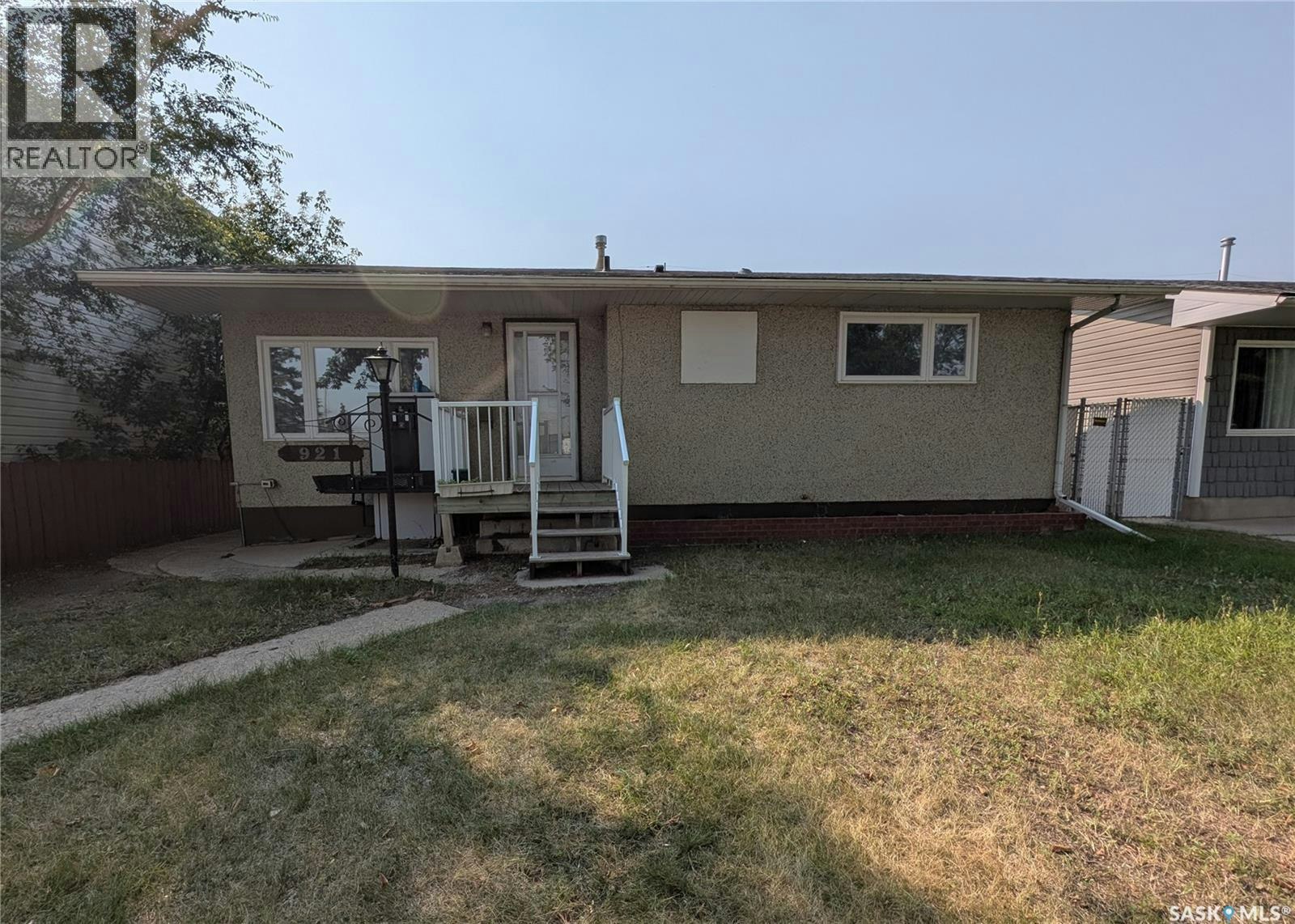921 Weldon Avenue, Saskatoon, SK, S7M 2V5