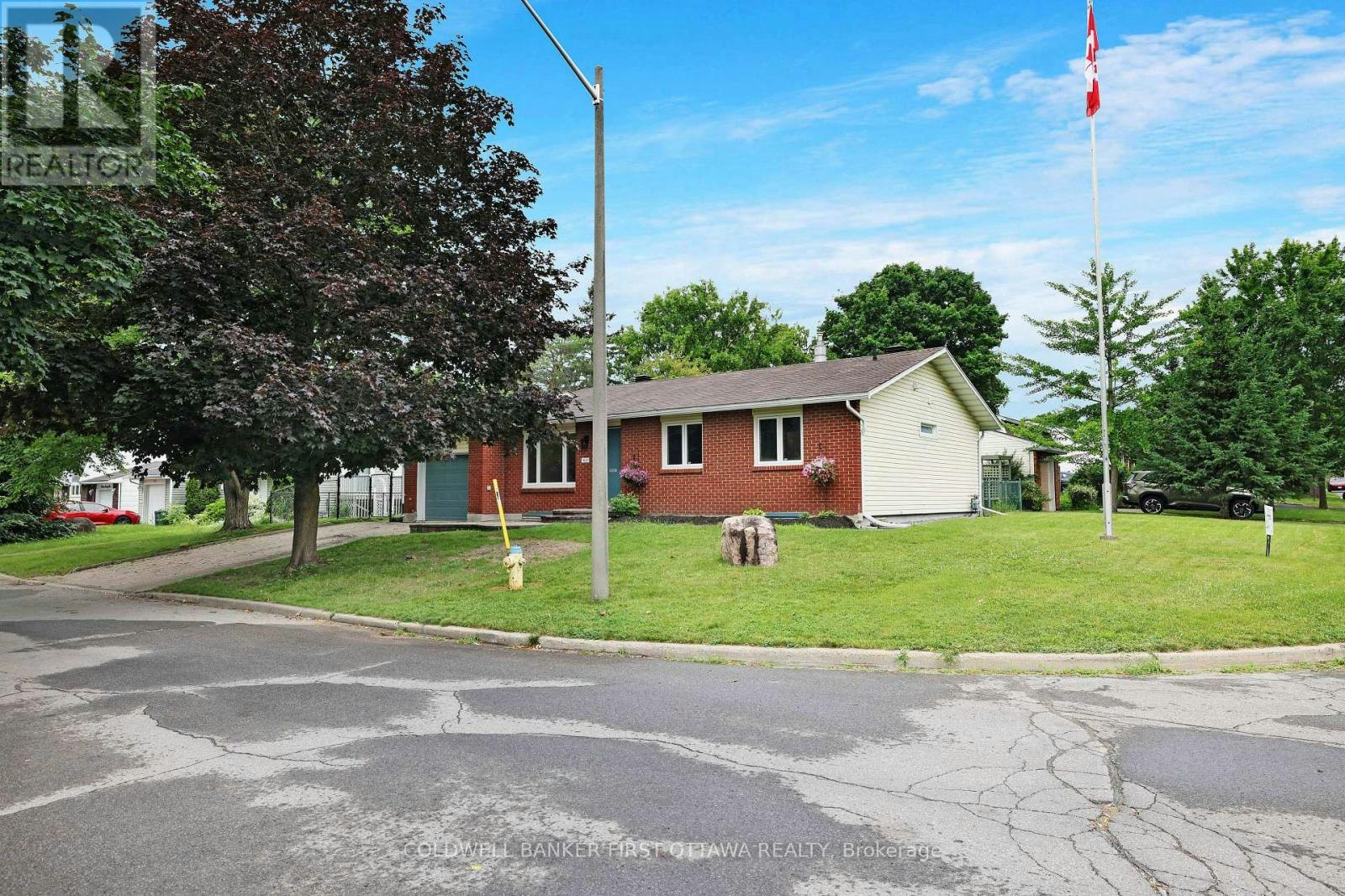1401 Metz Crescent, Ottawa, ON, K1K 3Z7