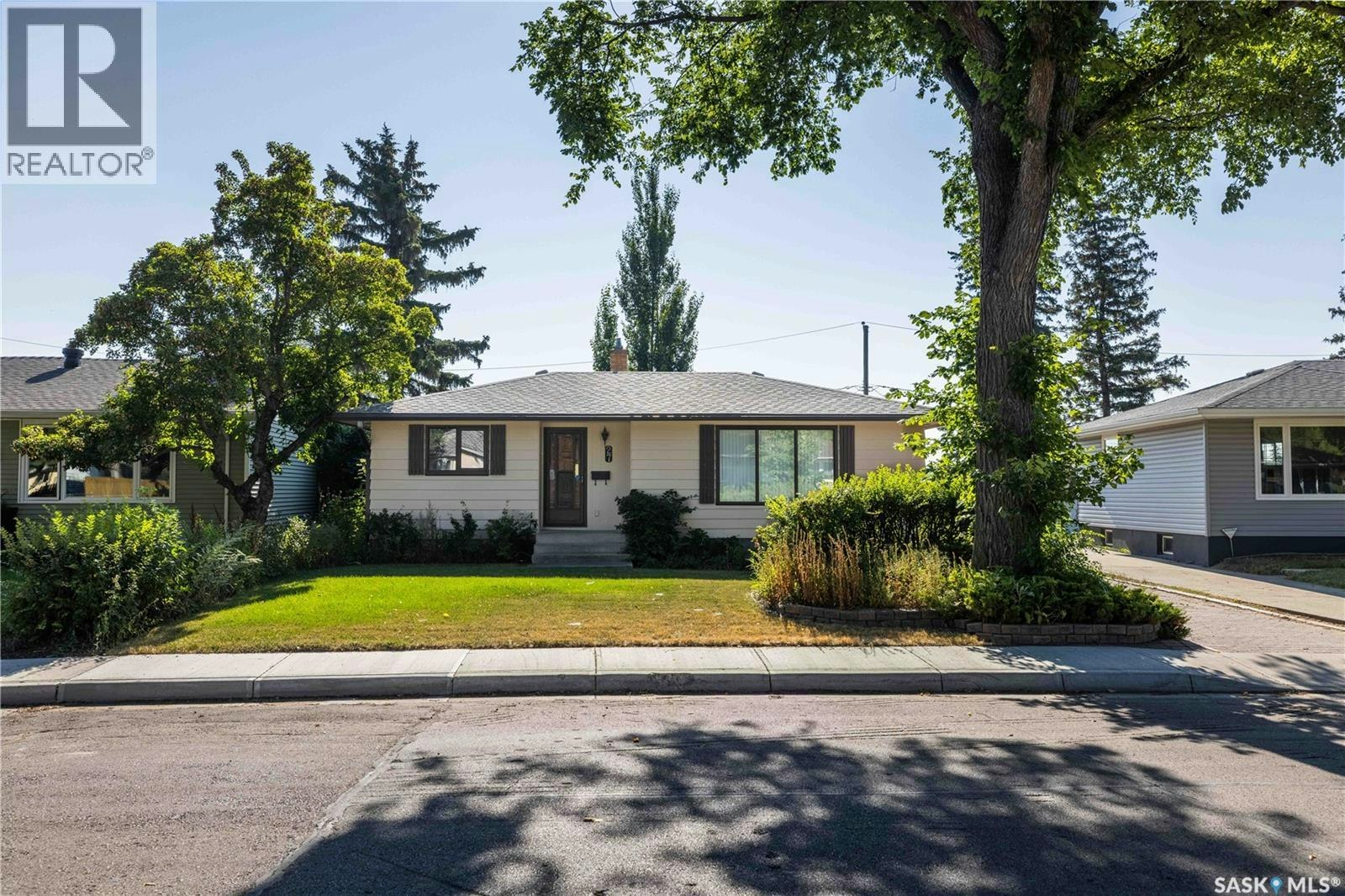 27 Ellison Crescent, Regina, SK, S4R 4V4
