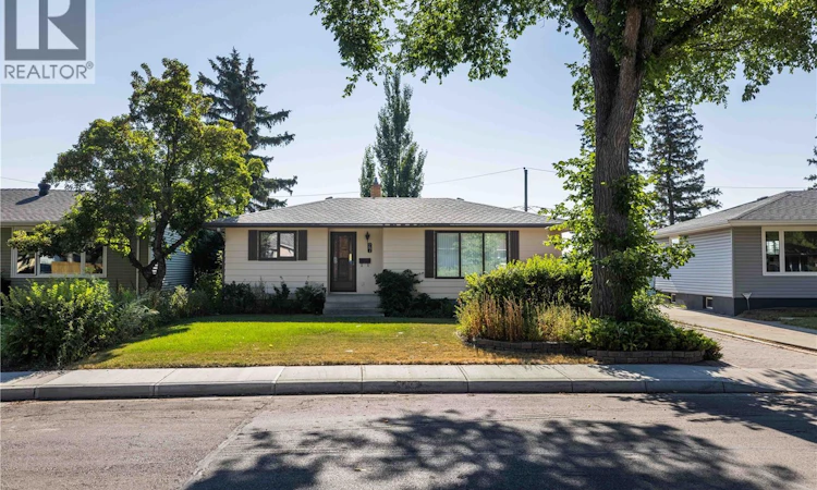 27 Ellison Crescent