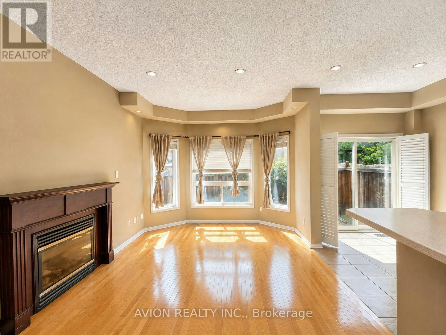5 Ulson Drive, Richmond Hill, ON, L4E 4V6 - 2