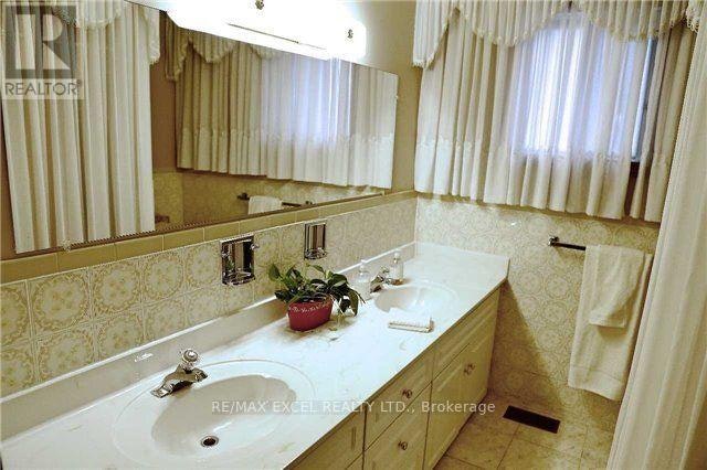 UPPER-56 Leafield Drive, Toronto, ON, M1W 2T2 - 15